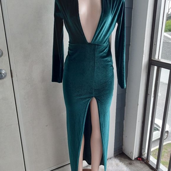 PrettyLittleThing Dresses & Skirts - Prettylittlething emeral green dress